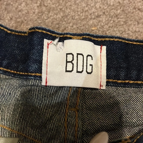 Like New Urban Outfitters Shorts - Picture 2 of 5